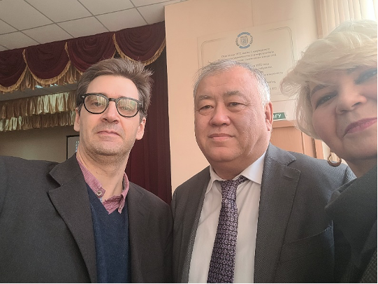 Il prof. Trevisani con il Rettore dell’Università di Karaganda, Prof. Nurlan Orinbazarovich Dulatbekov, e con la Prof.ssa Zauresh G’alimjanovna Saktaganova