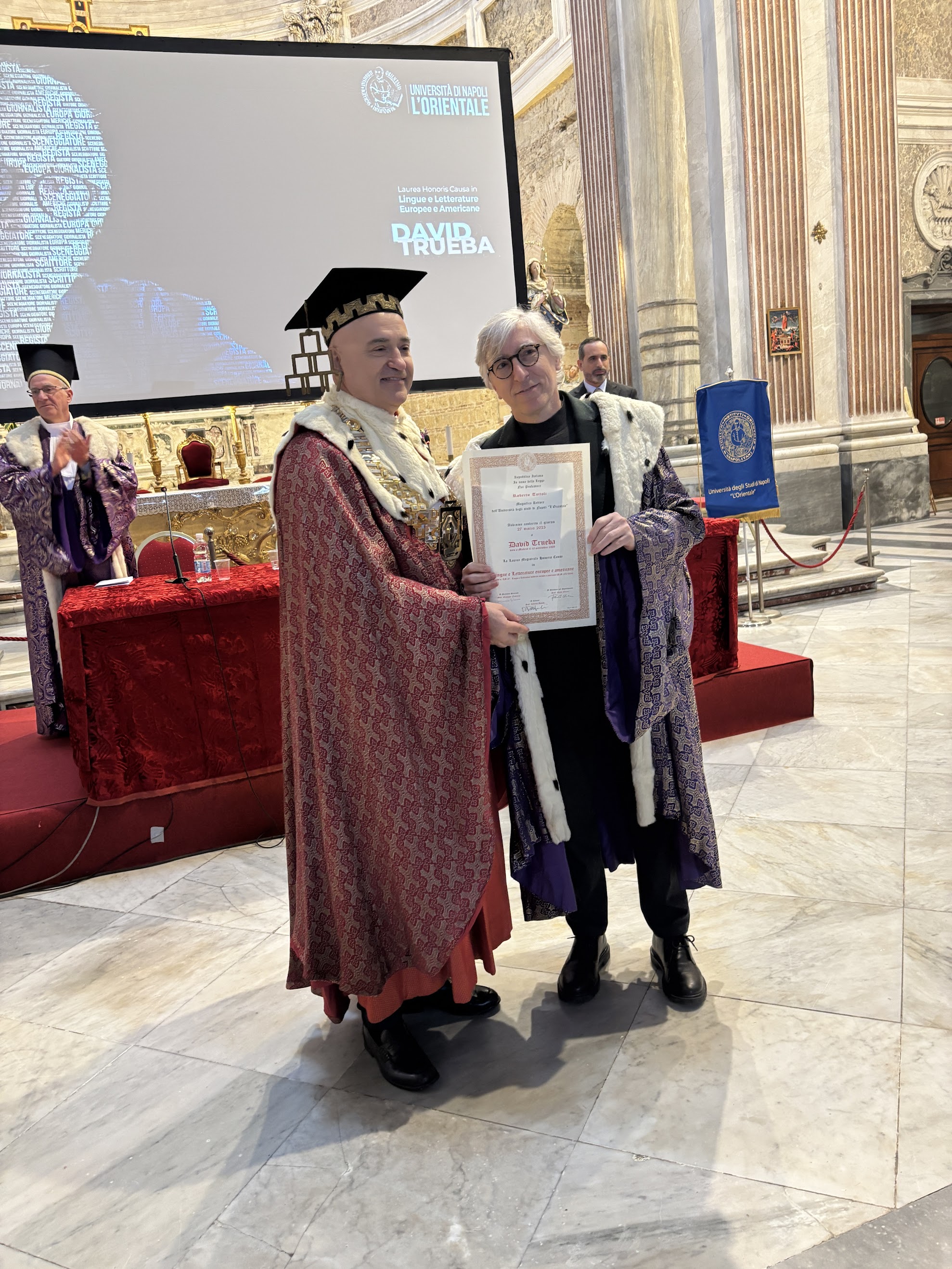 David Trueba riceve la Laurea Honoris Causa a Napoli: un omaggio alla sua carriera