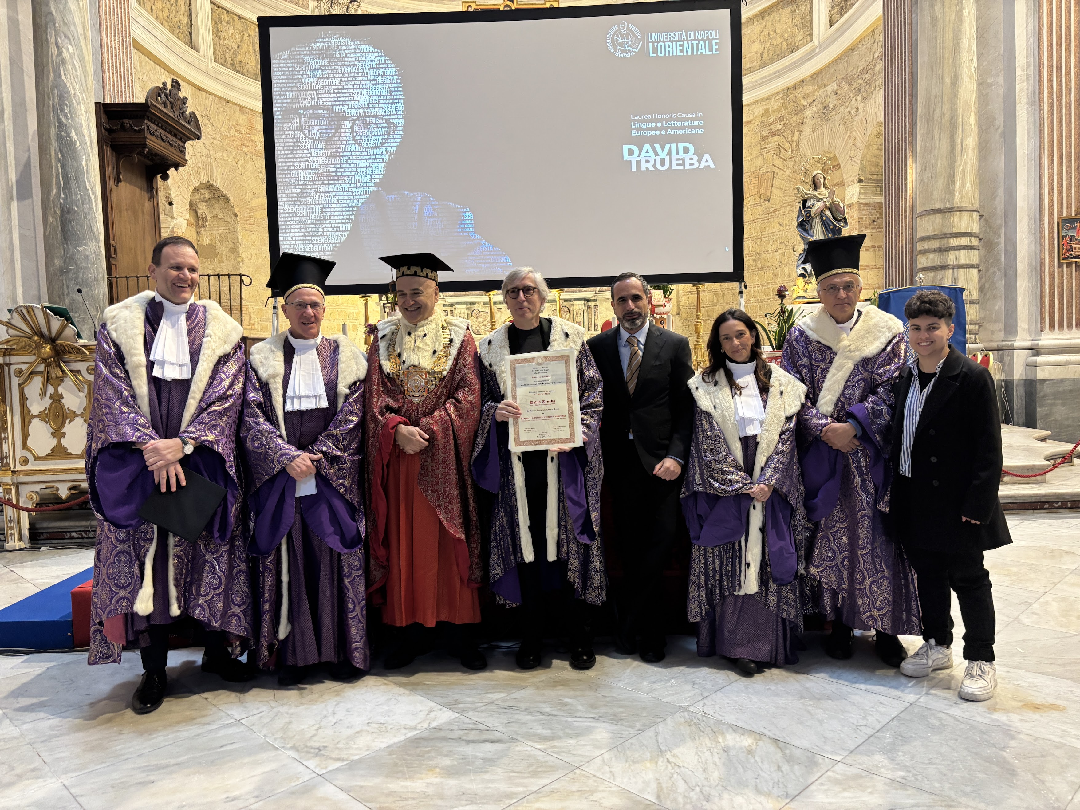 David Trueba riceve la Laurea Honoris Causa a Napoli: un omaggio alla sua carriera