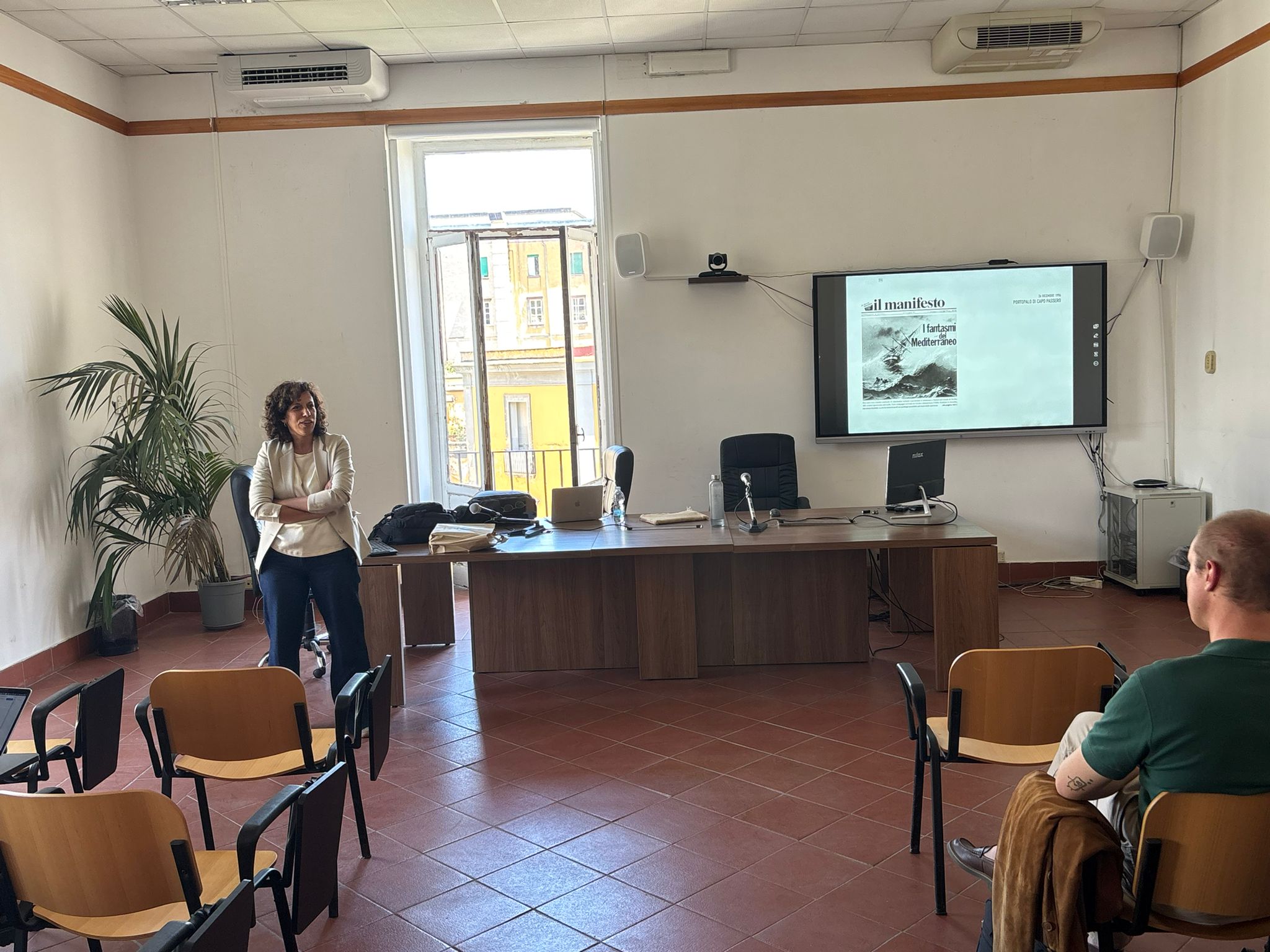 (Un-)framing migrations: immagini, sguardi, topografia