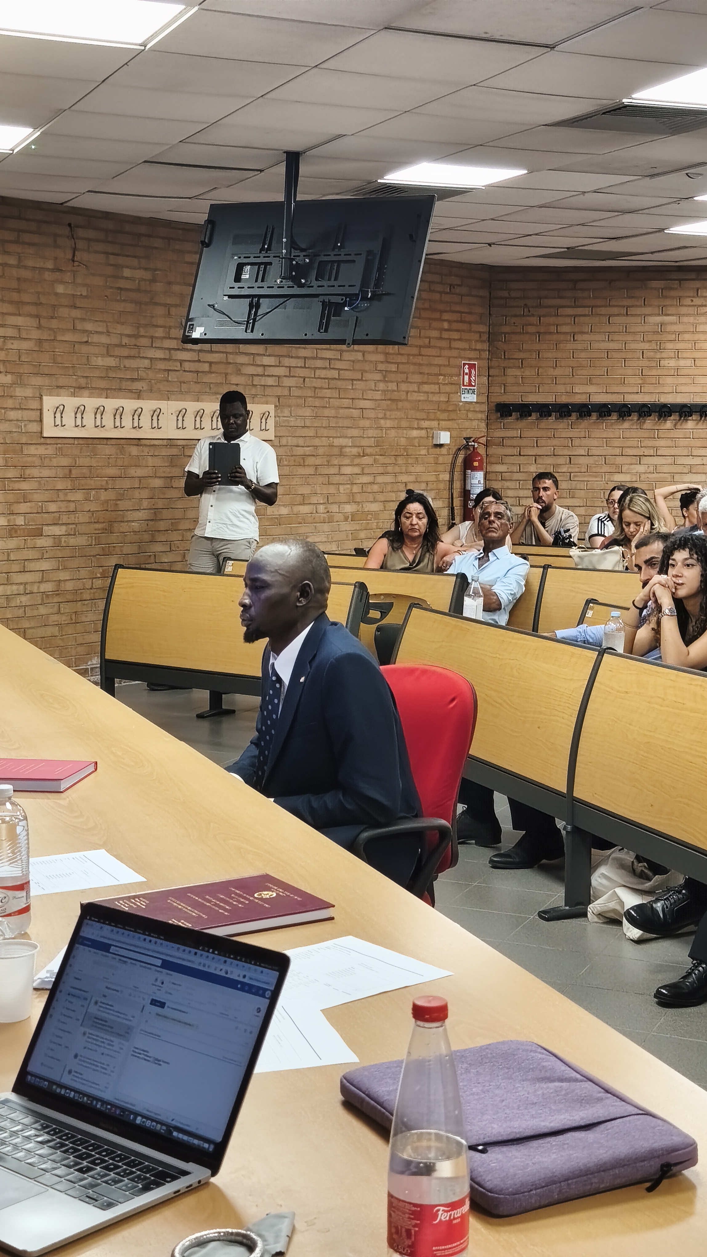 UNICORE all’Orientale: Mohamed Anur Kuku consegue la laurea magistrale