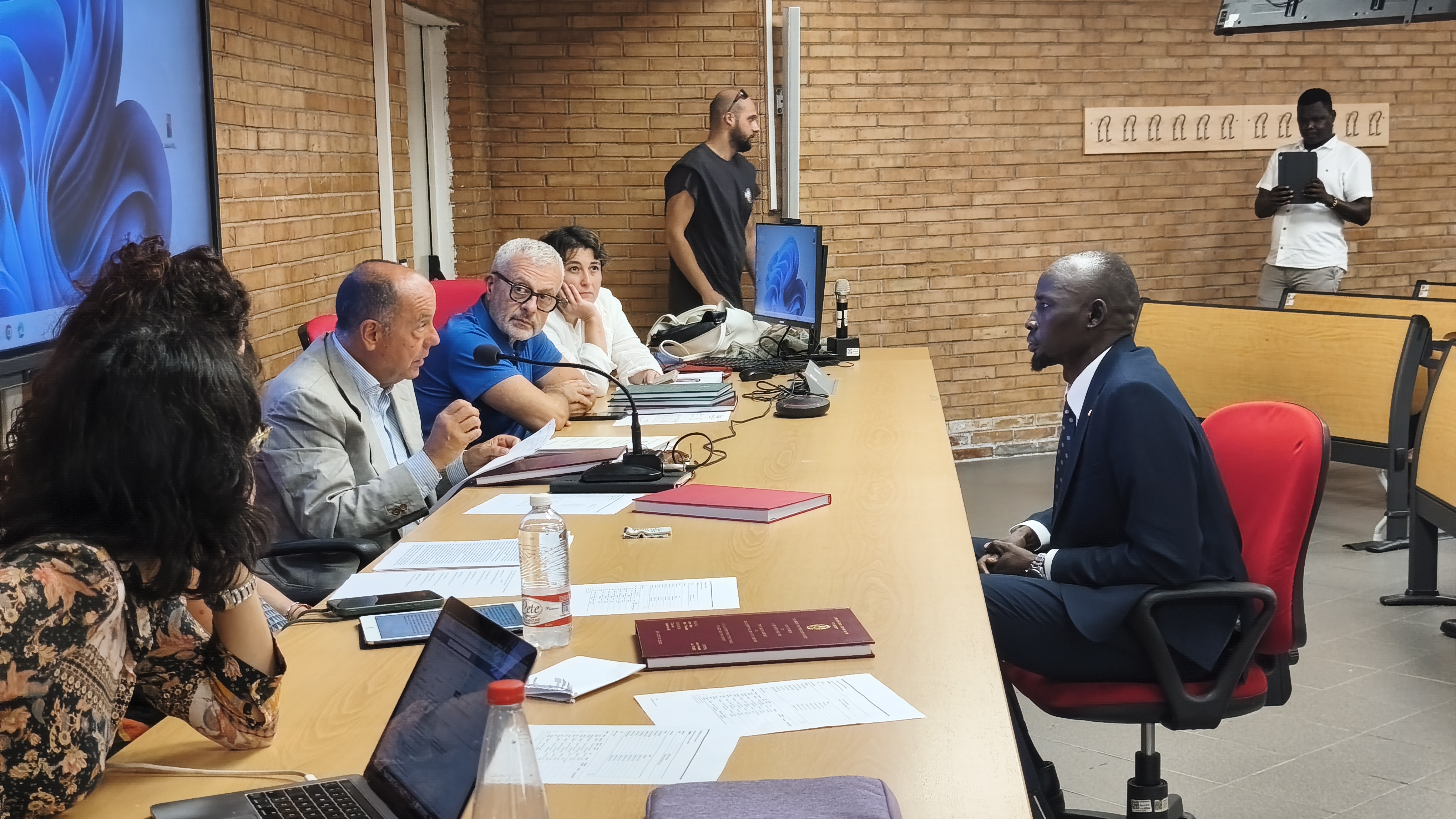 UNICORE all’Orientale: Mohamed Anur Kuku consegue la laurea magistrale