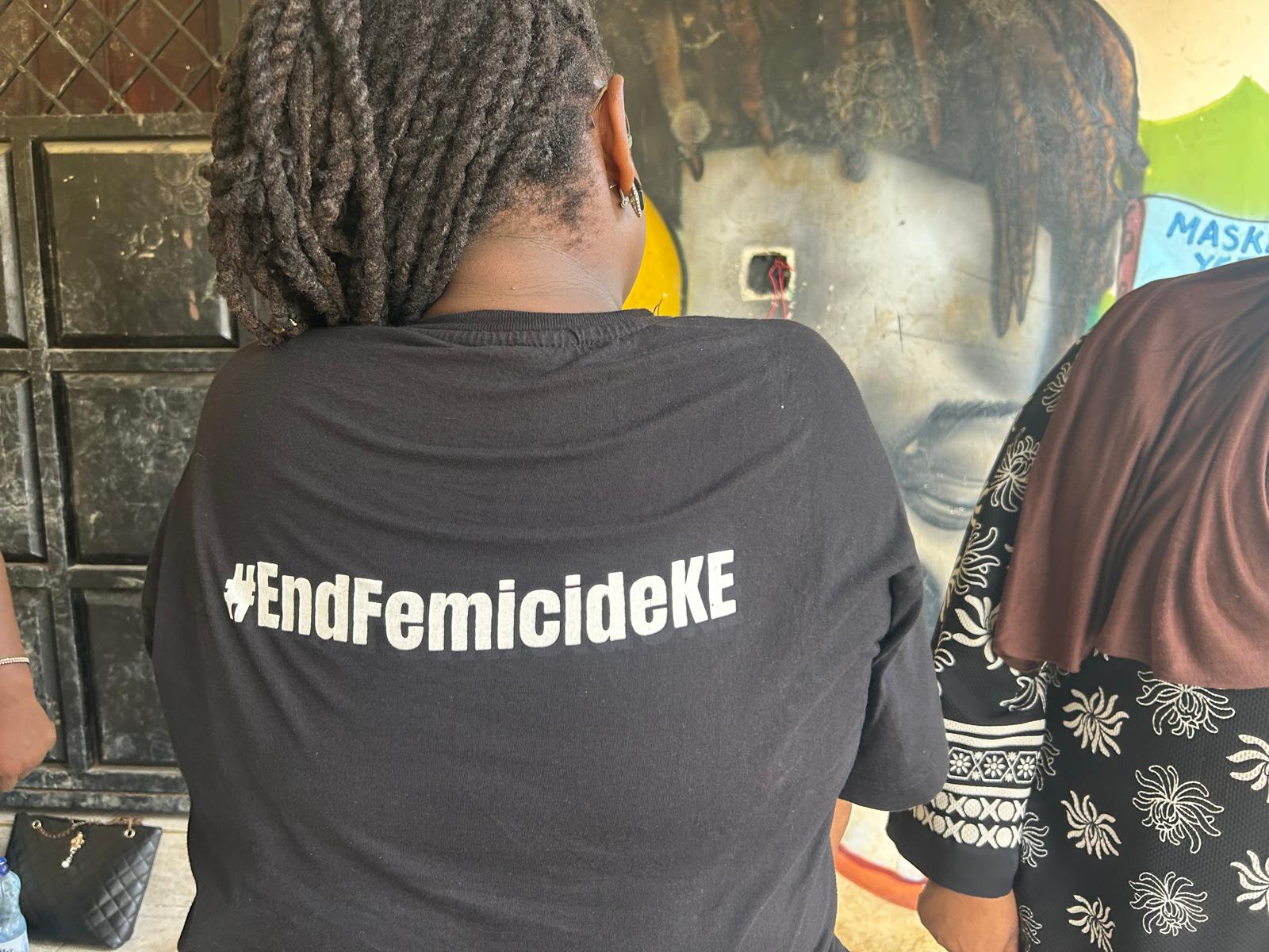 Donne attiviste contro il femminicidioMombasa, traffico intenso e trasporti privati