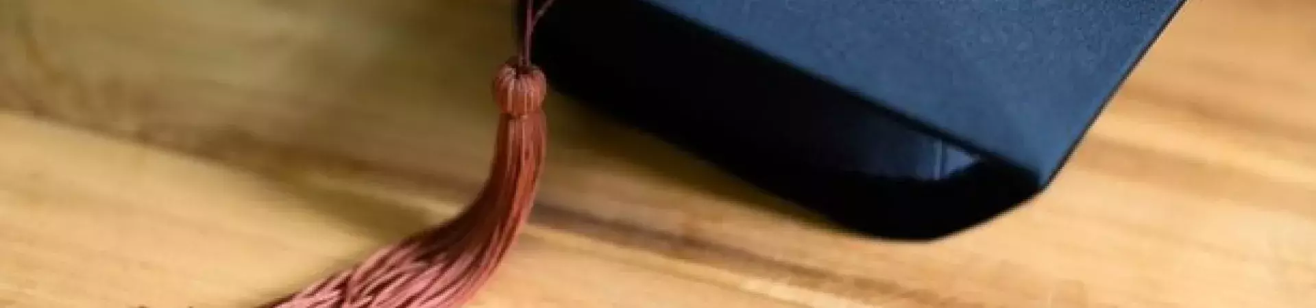 Dettaglio Tocco di laurea