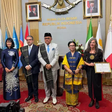 Antonia Soriente riceve un riconoscimento dall’Ambasciata indonesiana il 27 ottobre